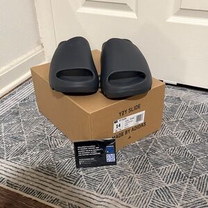 Adidas YZY Slide in Dark Gray
